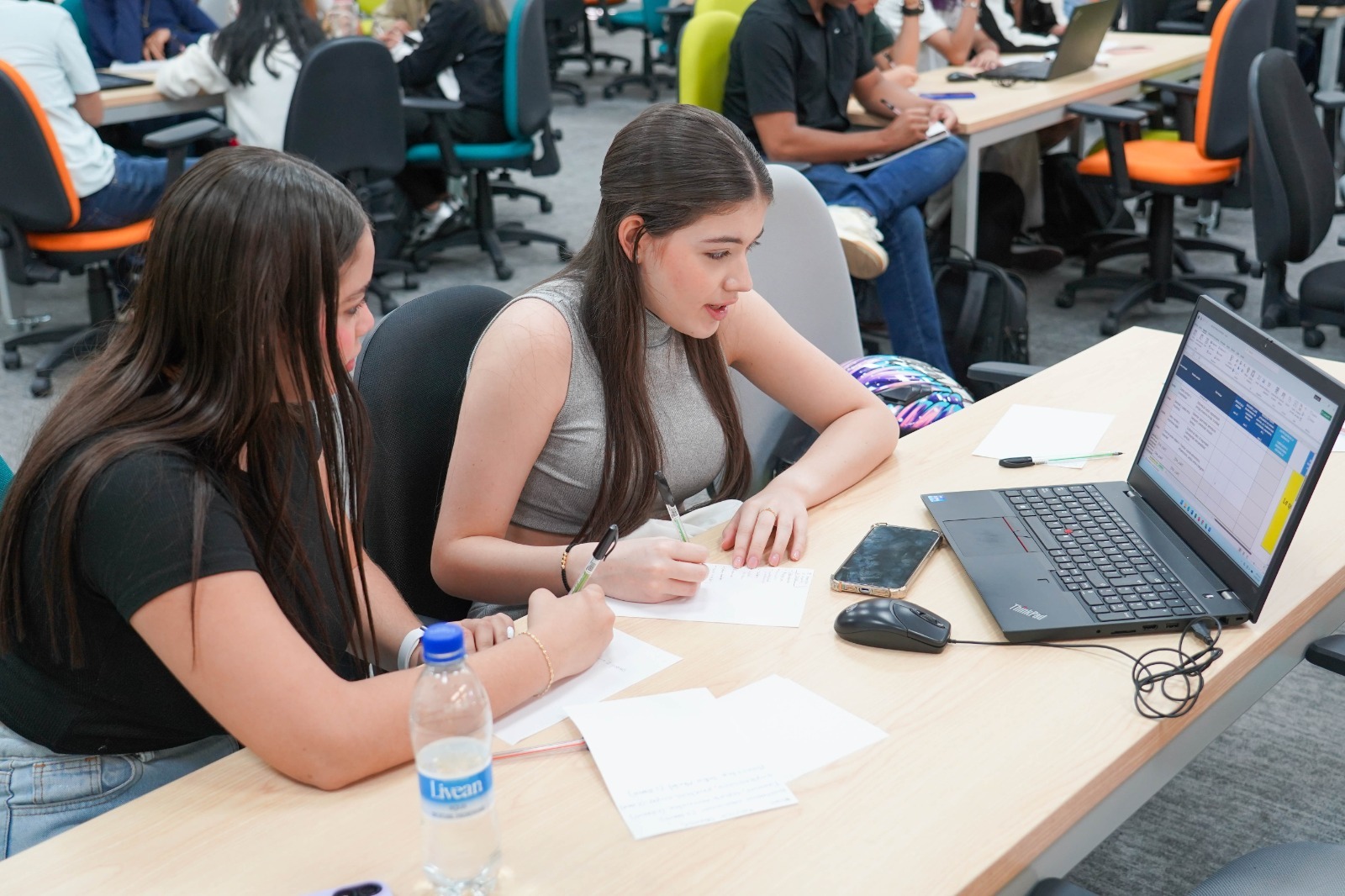Ideas que inspiran, propuestas que transforman: así participan nuestros estudiantes en la construcción Plan de Desarrollo