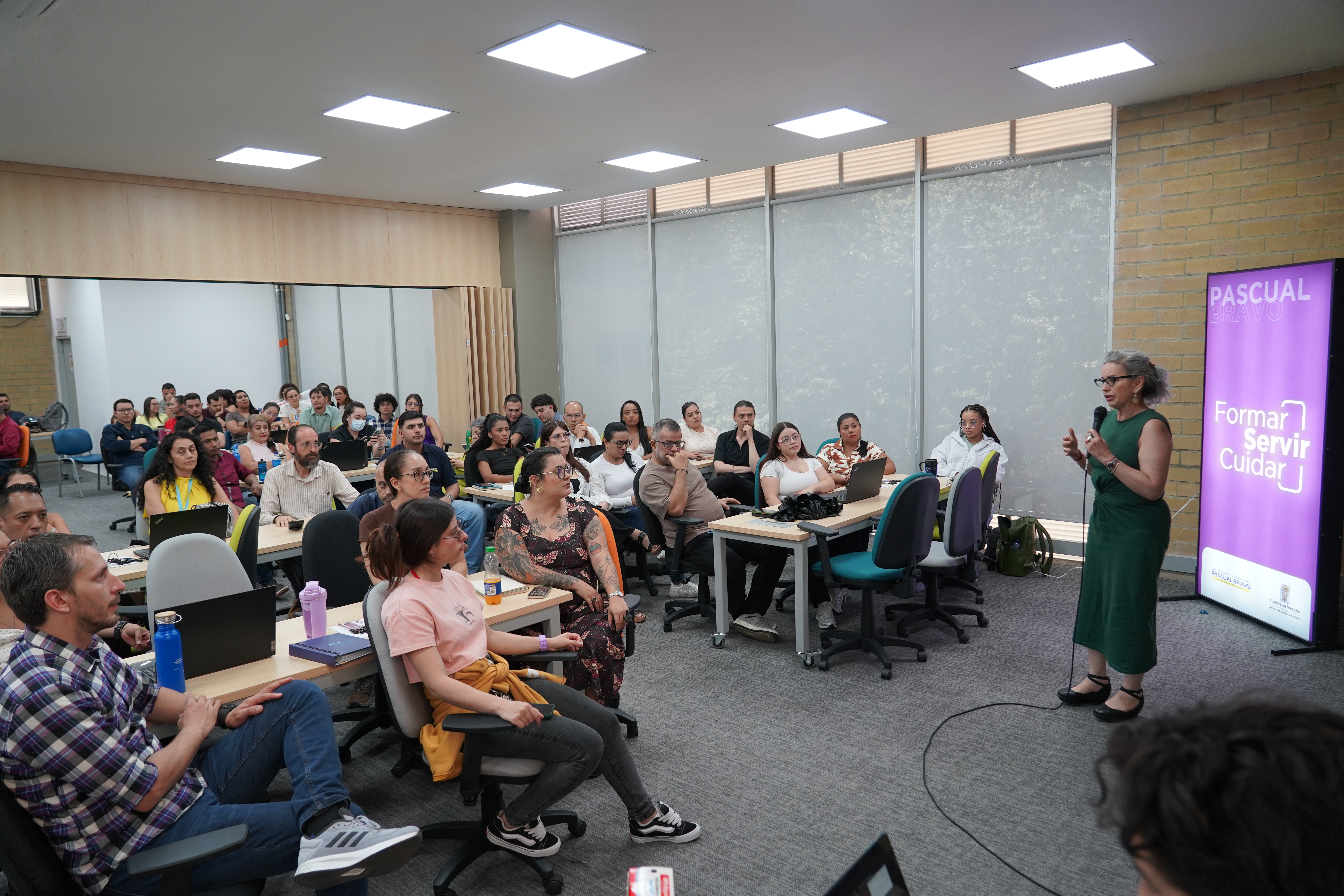De vivir la Institución a transformarla: empleados y contratistas ponen sus  propuestas sobre la mesa